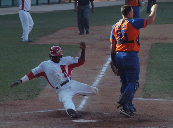 Matanzas iguala el match