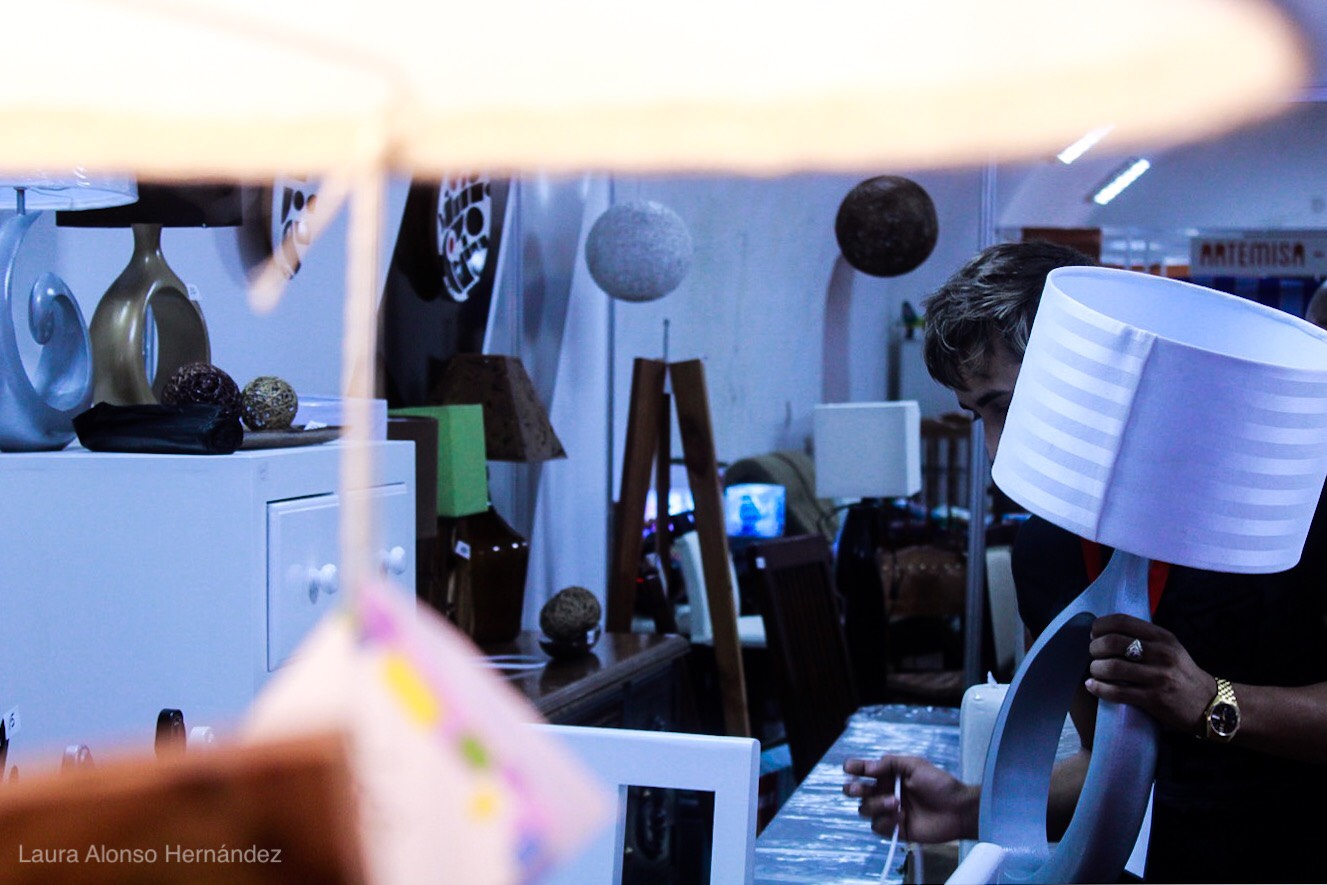 Muchos de los puestos de útiles para el hogar tenían la marca cubana. Muchos de los puestos de útiles para el hogar tenían la marca cubana.