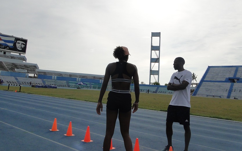 Adonis Matos, entrenador de atletismo
