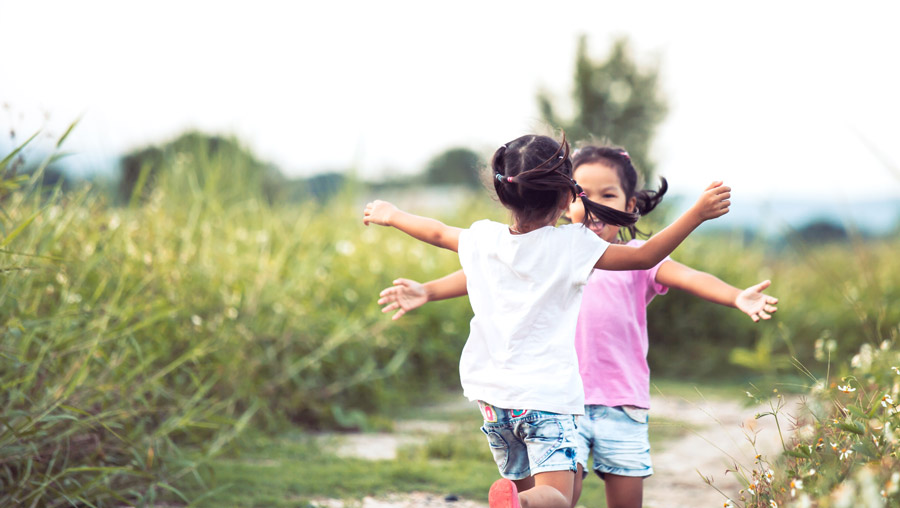 amistad entre niños y niñas