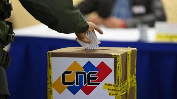 Nuevos diputados y gobernadores en Venezuela (+Podcast)