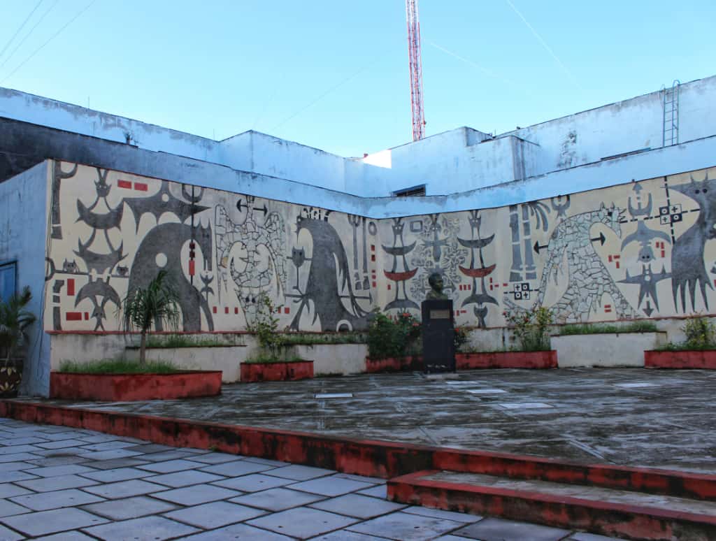 Lam: El Eco Universal en Sagua La Grande. Lam: El Eco Universal en Sagua La Grande.