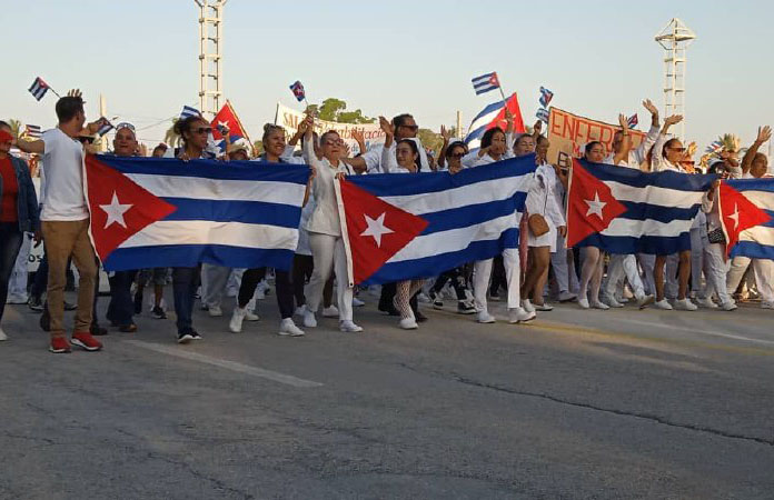 Desfile por el primero de mayo en Granma